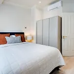 Marble Arch Suite IV