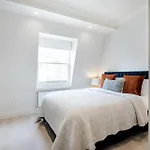 Marble Arch Suite IV